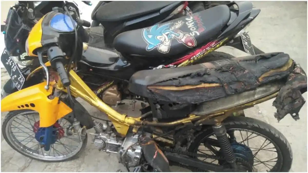 Viral Pemuda Bakar Motor Depan Polisi, MH Baru Beli Motor dan Dikenal Tempramental