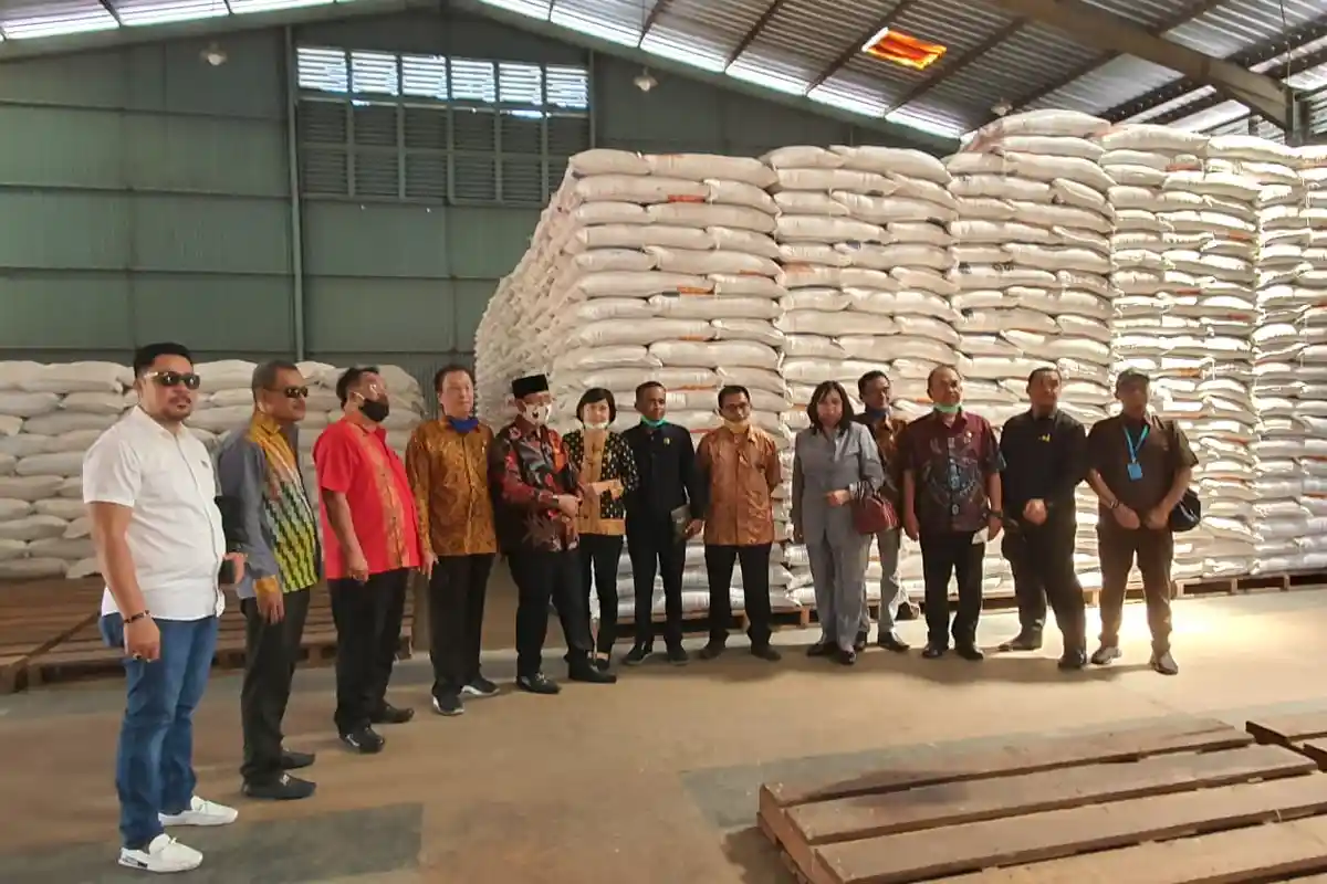Suib Pastikan Harga Gula dan Beras di Pesisir Kalbar Stabil