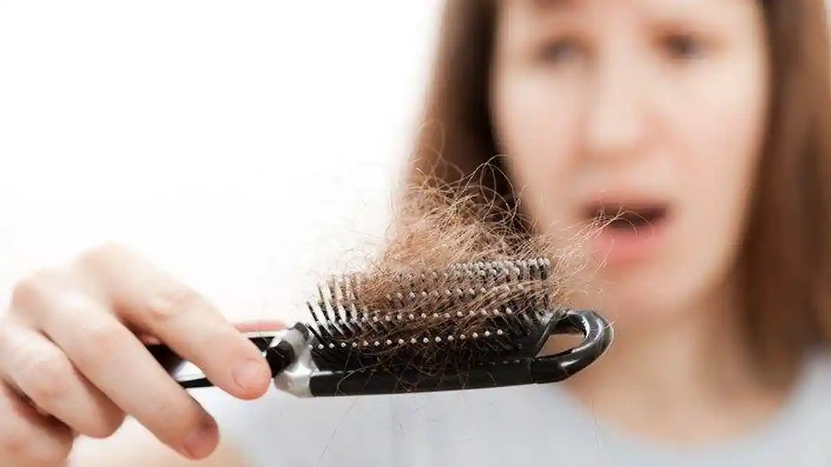 6 Penyebab Utama Rambut Rontok yang Bisa Menyerangmu, Kenali Sekarang!