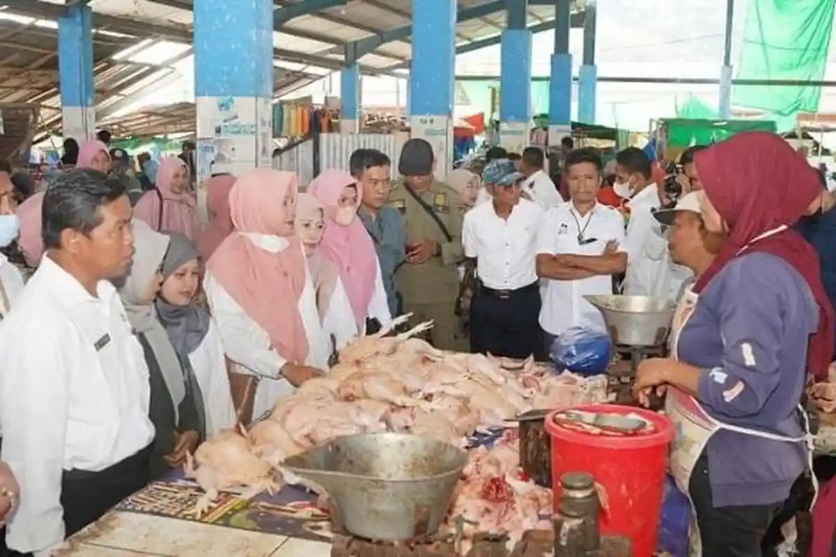Pemkot Bima Sidak ke Pasar Amahami Pantau Harga Bahan Pokok
