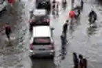 Banjir Cileuncang di Jalan Cibaduyut Raya Hambat Aktivitas Warga