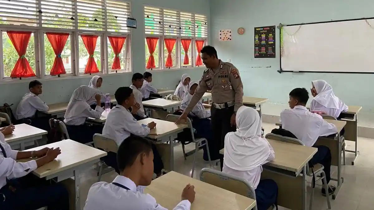 Cegah Kecelakaan di Lingga, Polisi Minta Pelajar SMP Tak Bawa Motor ke Sekolah