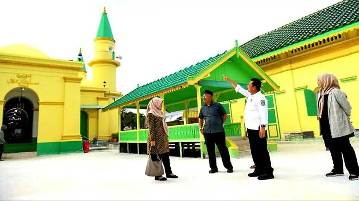 Gubernur Kepri Tinjau Progres Revitalisasi Masjid Raya Sultan Riau Penyengat