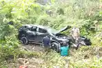 mobil_yang_mengangkut_6_orang_masuk_jurang_di_kuansing_kapolres_ungkap_penyebab_kecelakaan.jpg
