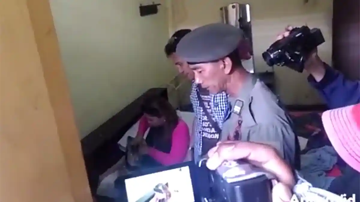 Pasangan Mesum Tepergok Satpol PP: Tolong Ya, Tolong Ya