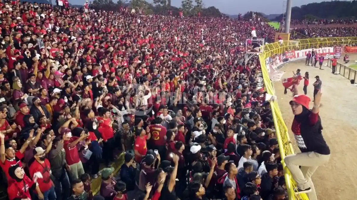 Semangat Suporter PSM Makassar di Stadion BJ Habibie - suporterpsm3.jpg