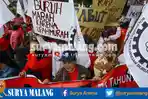 solidaritas-perjuangan-buruh-indonesia-malang-mengelar-aksi-demontrasi-di-kota-malang_20161101_195859.jpg