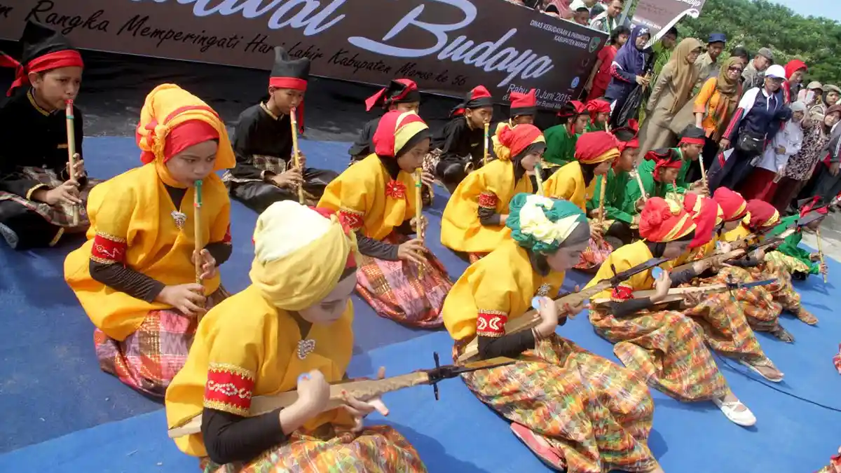 TRIBUNWIKI: Ini 12 Alat Musik Tradisional Khas Makassar