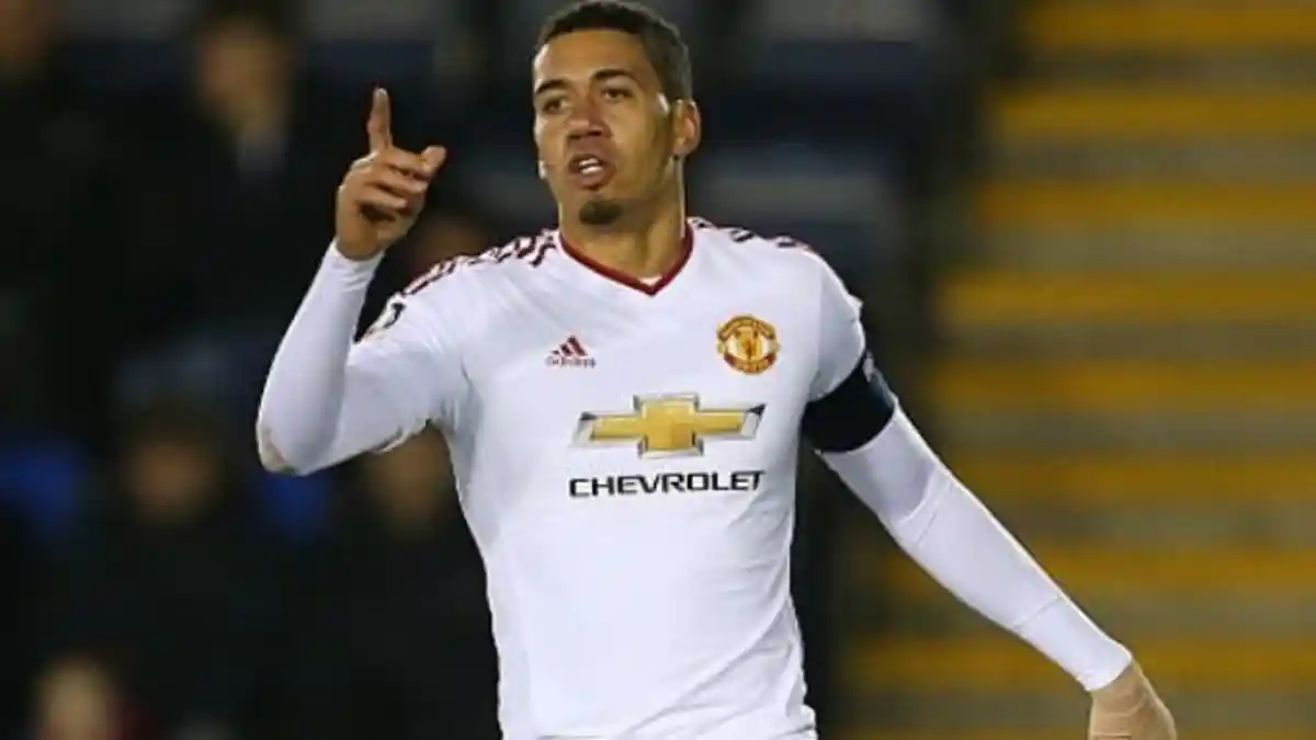 Tinggalkan Manchester United, Chris Smalling Kini Bahagia di AS Roma