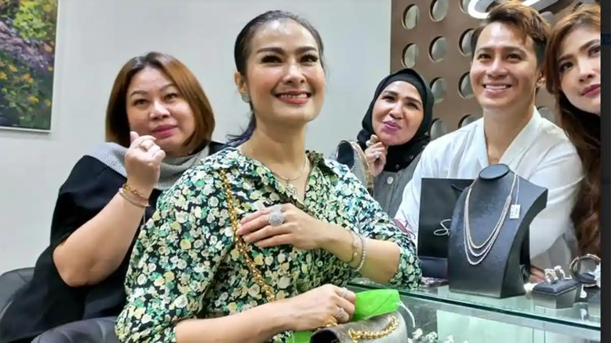 Punya Banyak Berlian, Iis Dahlia: Bangun Tidur Langsung Pakai