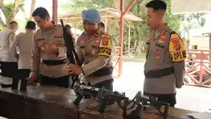 Kapolres-Bombana-Periksa-Personel-Disiplin-Penggunaan-Senjata-Api.jpg
