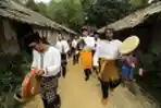 Tradisi Mengarak Pengantin dengan Tandu di Langkat
