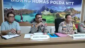 Kabid-Propam-beri-keterangan-pers-di-Polda-NTT.jpg