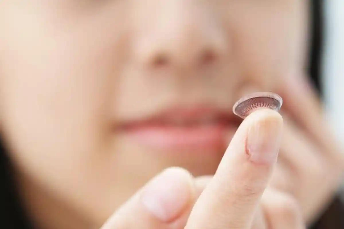 Di Mitra, Ada Warga Yang Lakukan Perekaman E-KTP Pakai 'Softlens'