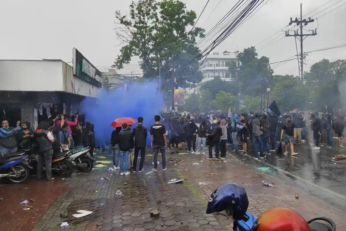 Polisi Tangkap 'Arek Malang' yang Buat Rusuh di Kantor Arema FC