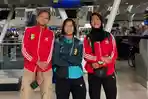Tiga-dari-tujuh-pesepakbola-Putri-asal-Sumatra-Utara-ketika-hendak-bertolak.jpg