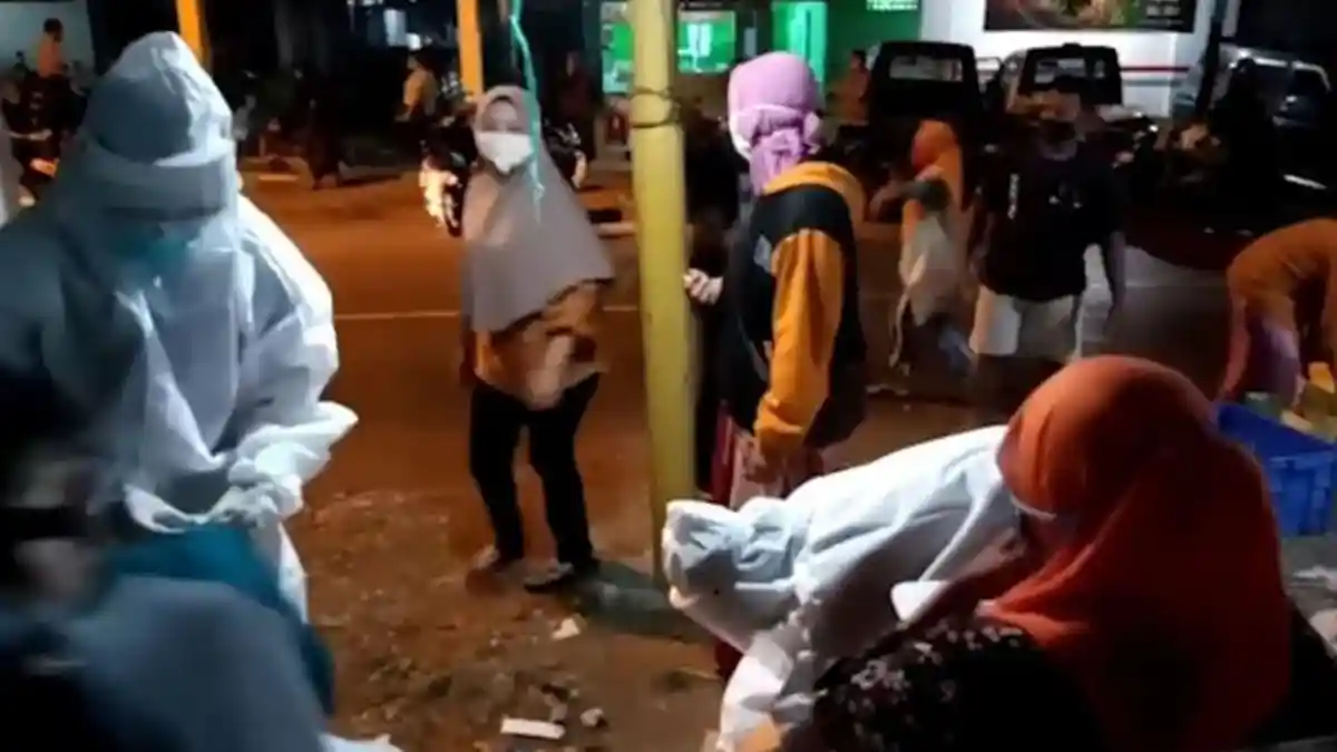 Hasil Rapid Test Pedagang Pasar Banjarejo dan Dander Bojonegoro, 82 Orang Reaktif Covid-19