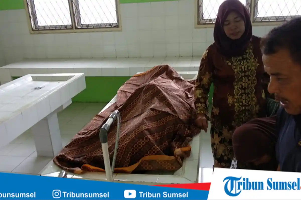 IRT di Lubuklinggau Ini Ditemukan Tewas di Depan Kamarnya dengan Luka Tusuk