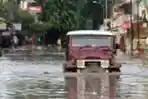Banjir Melumpuhkan Akses Jalan Kartini