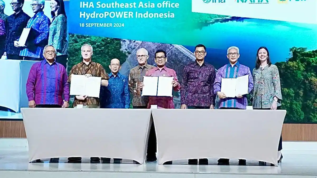 Resmikan Kantor Bersama, PLN Jalin Kerja Sama Pengembangan Energi Air dengan IHA dan INAHA