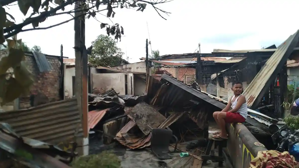 Ada 12 Jiwa Penghuni di Rumah yang Terbakar di Lorong Keluarga Plaju Palembang