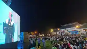 Ribuan-orang-beribadah-memuji-menyembah-dalam-KKR-Mujizat-K.jpg