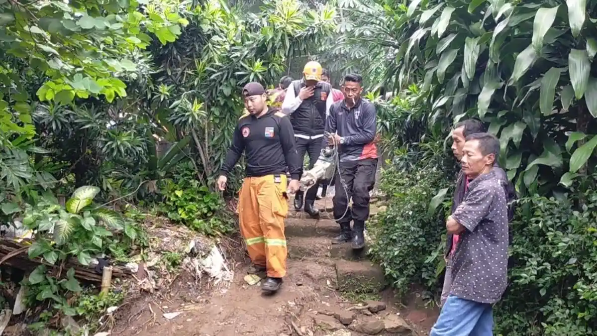 Datangi TKP Mahasiswi IPB yang Hanyut di Gorong-gorong, Keponakan Korban Ungkap Obrolan Terakhir