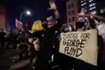 Demo dan Rusuh Pasca-Tewasnya George Floyd Merebak di Seantero Amerika