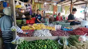 HARGA-BAHAN-POKOK-TAKALAR-Kondisi-aktivitas-jual-beli-di-Pasar-Sentral.jpg