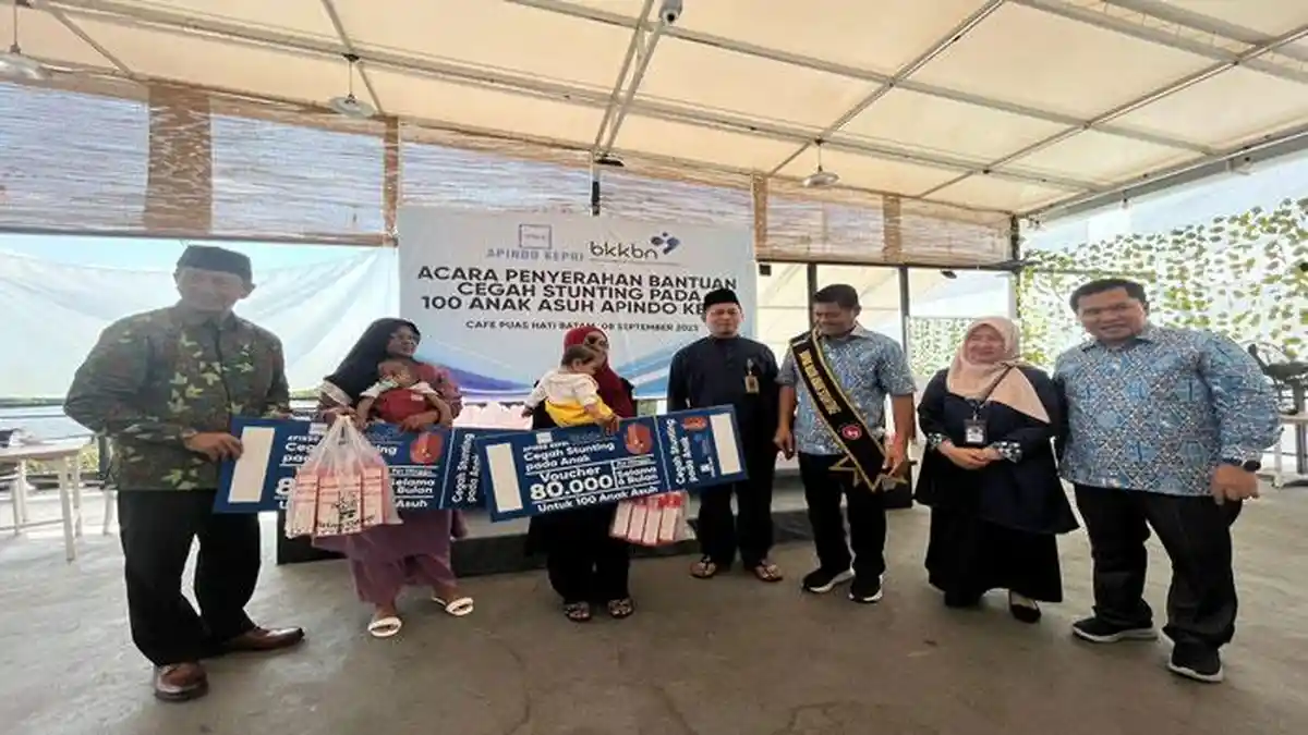 Apindo Kepri Serahkan Susu dan Voucher Makanan Bergizi Untuk Anak Berisiko Stunting