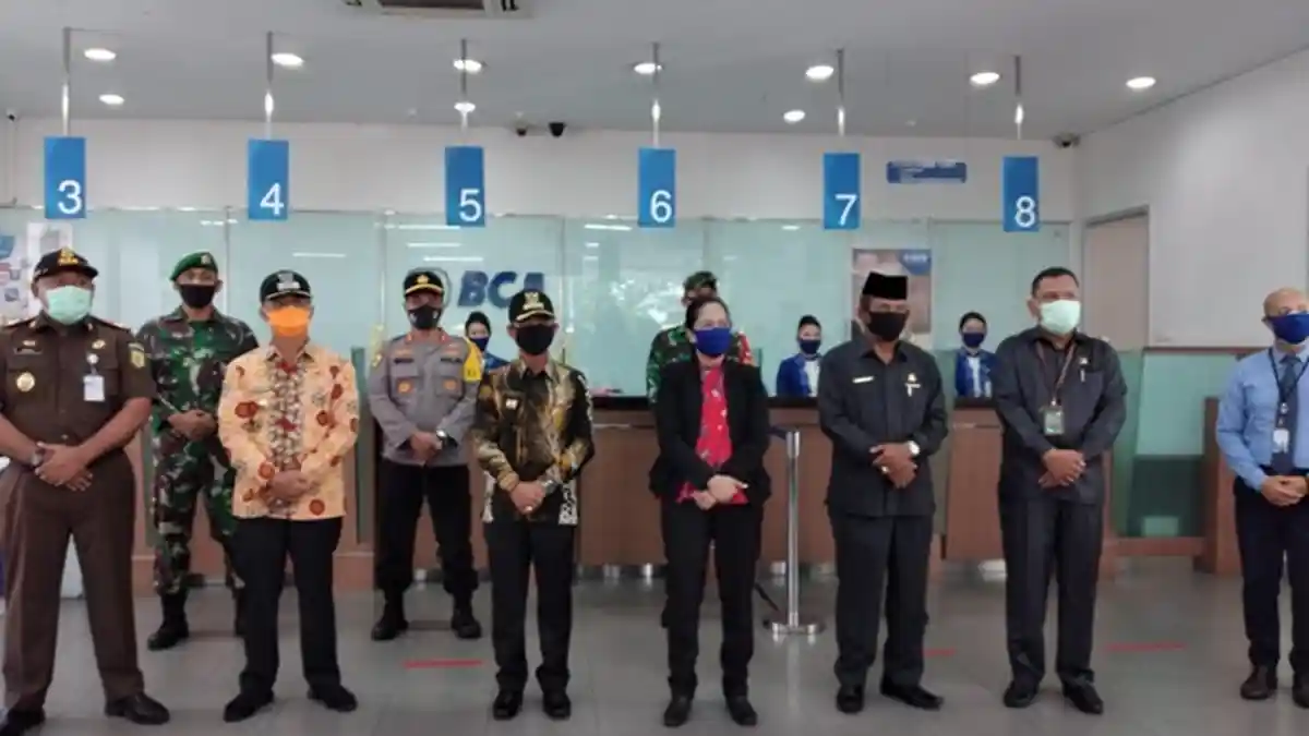 Bupati dan Forkopimda Bangka Sosialisasikan Penerapan Kehidupan Normal Baru di Kantor BCA