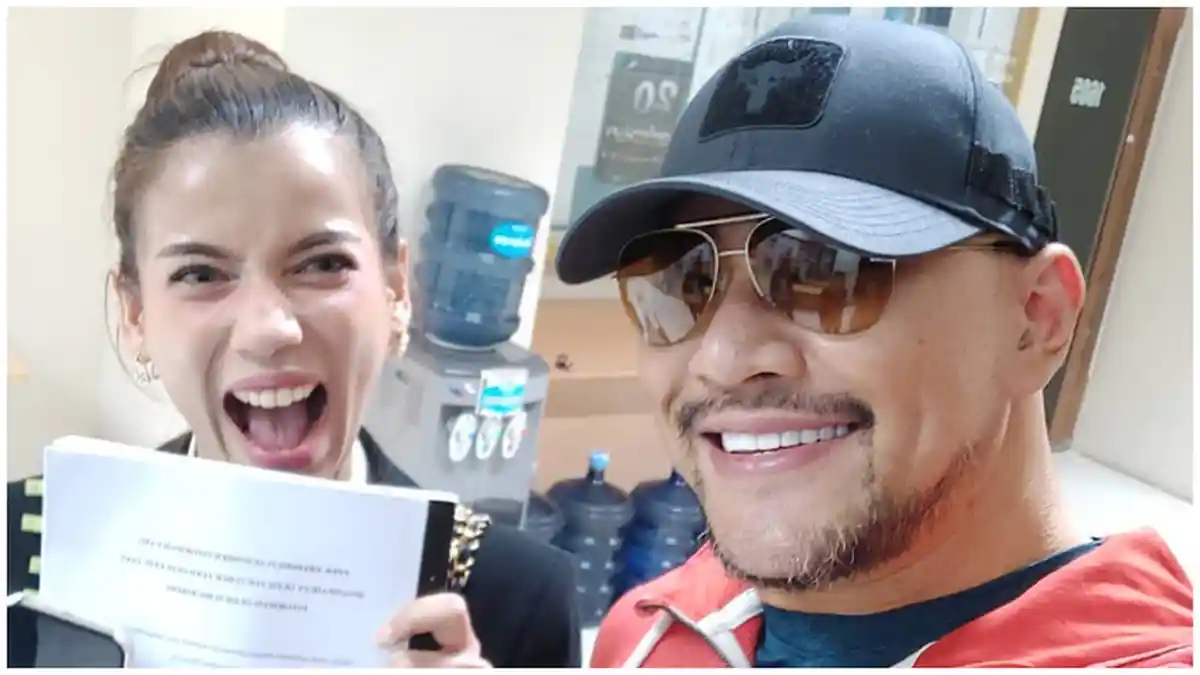 Sang Kekasih Lulus Tesis S2, Deddy Corbuzier Beri Ucapan: Selamat Sayang!