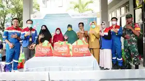 Pertamina-melalui-Bazma-KPI-Unit-Balikpapan-berbagi-paket-sembako-Ramadan.jpg