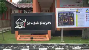 SEKOLAH-RAKYAT.jpg