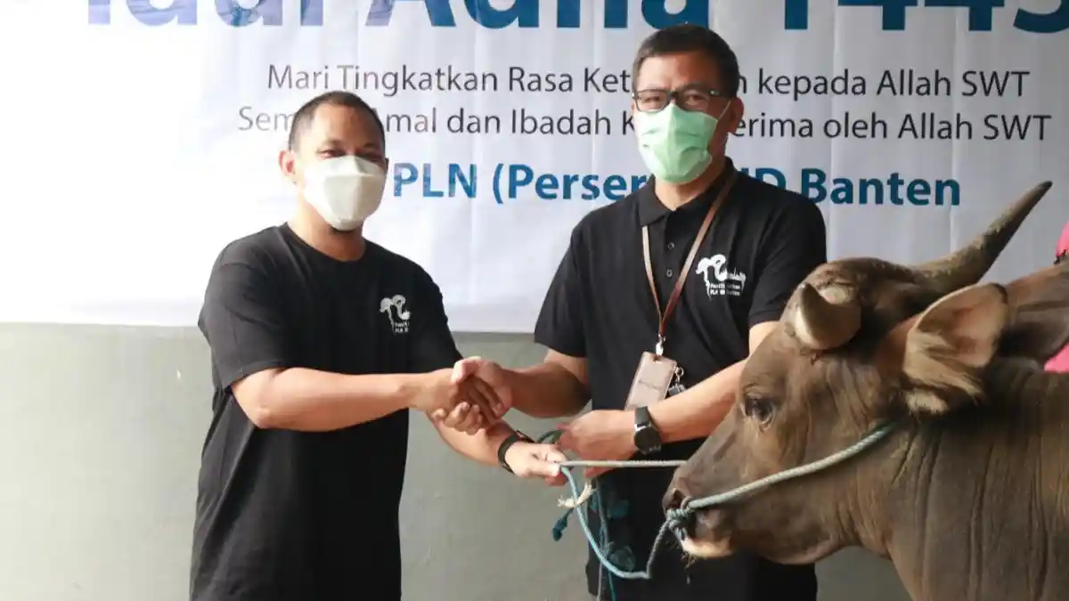 Abdel Bersyukur PLN UID Banten Memikirkan Warga Kurang Mampu di Sekitar Kantor, Semoga Dibalas Allah