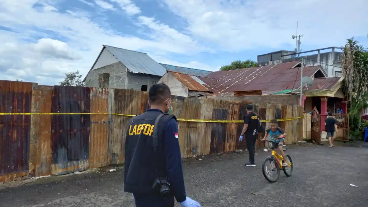 BREAKING NEWS : Tim Labfor Makassar Olah TKP di Kebakaran Rumah, Diduga Oknum Polisi Pasang Petasan