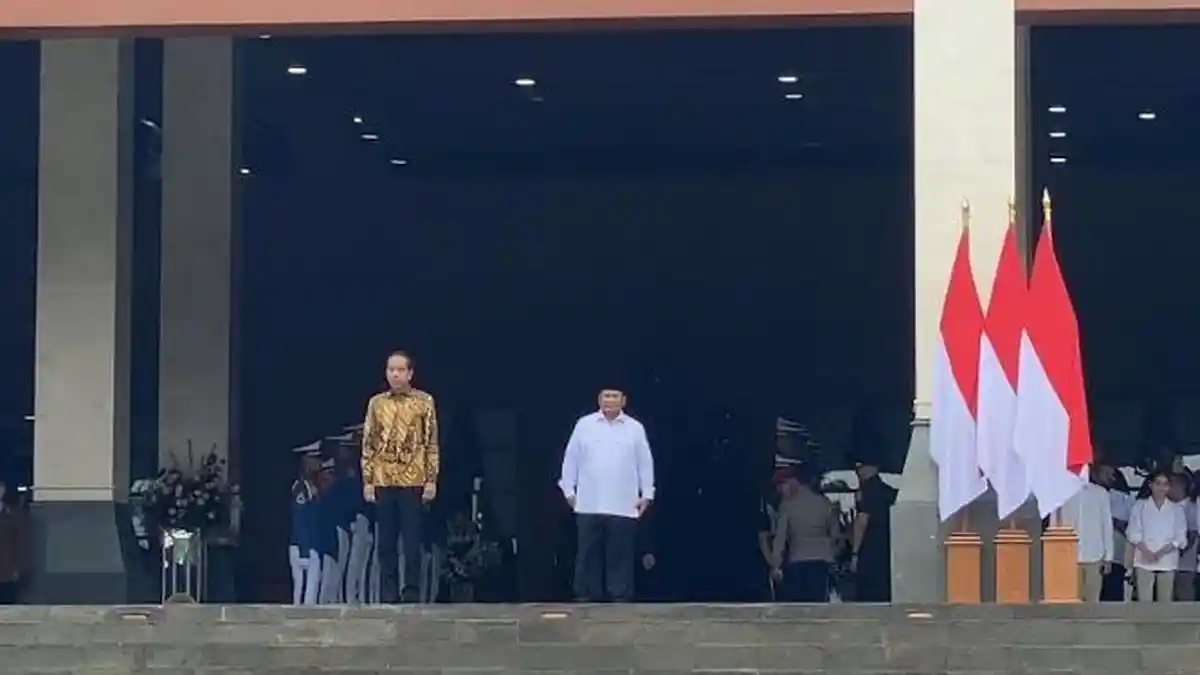 Menhan Prabowo Sambut Presiden Jokowi Resmikan Mainhall Akademi Militer di Magelang