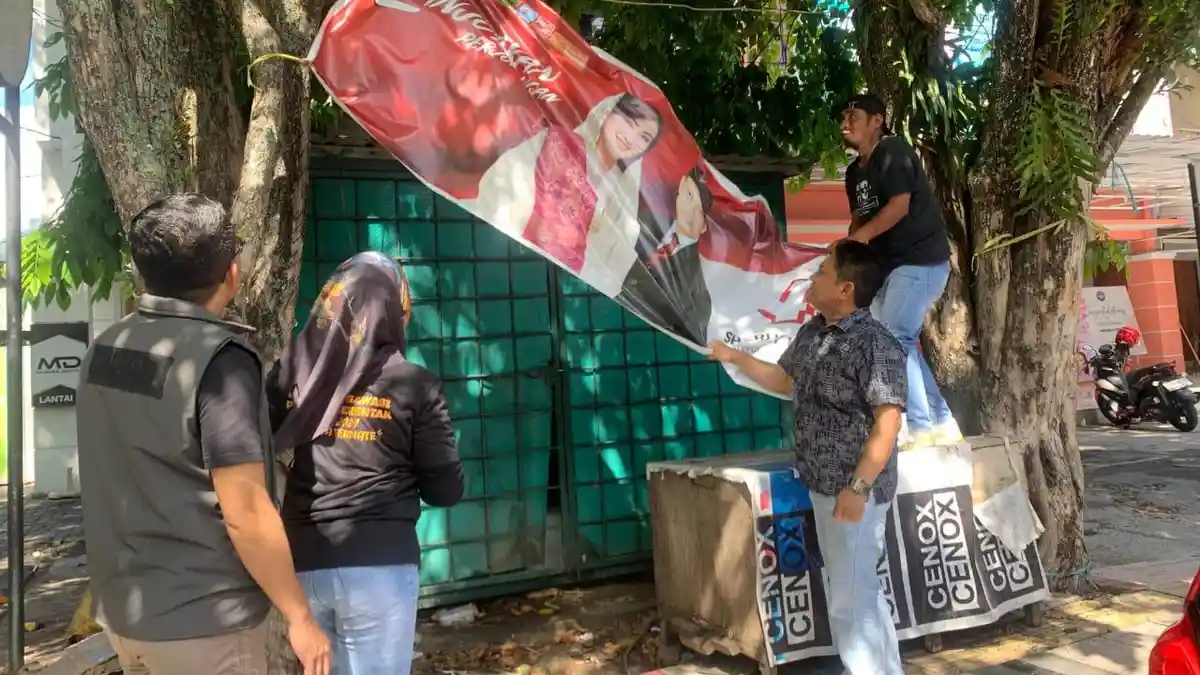 Masa Tenang Pilkada 2024, Spanduk Kandidat Wali Kota hingga Gubernur di Ternate Dicopot