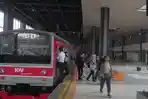 Pengguna-KRL-Jabodetabek-Tembus-280-Juta_20251117_193749.jpg