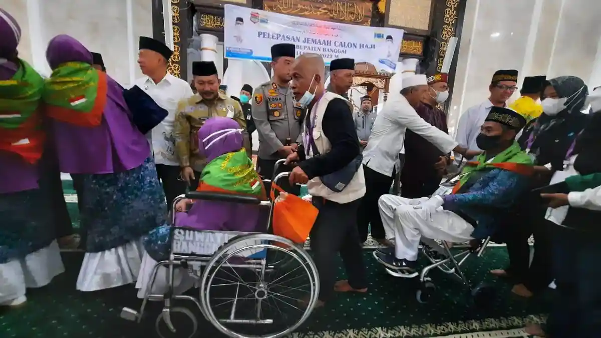 113 CJH Banggai Dilepas, Bupati Amirudin: Pergi Selamat, Pulang Selamat