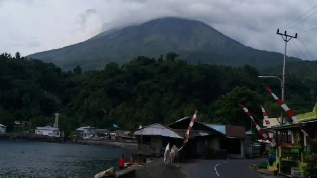 Aktivitas Gunung Karangetang Siang Tadi Picu Gempa