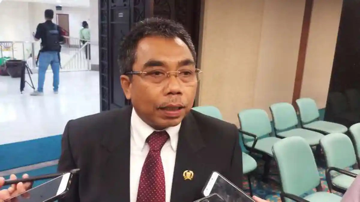 Vandalisme MRT karena Kurangnya Pengawasan dan Anies Kerja Sendiri