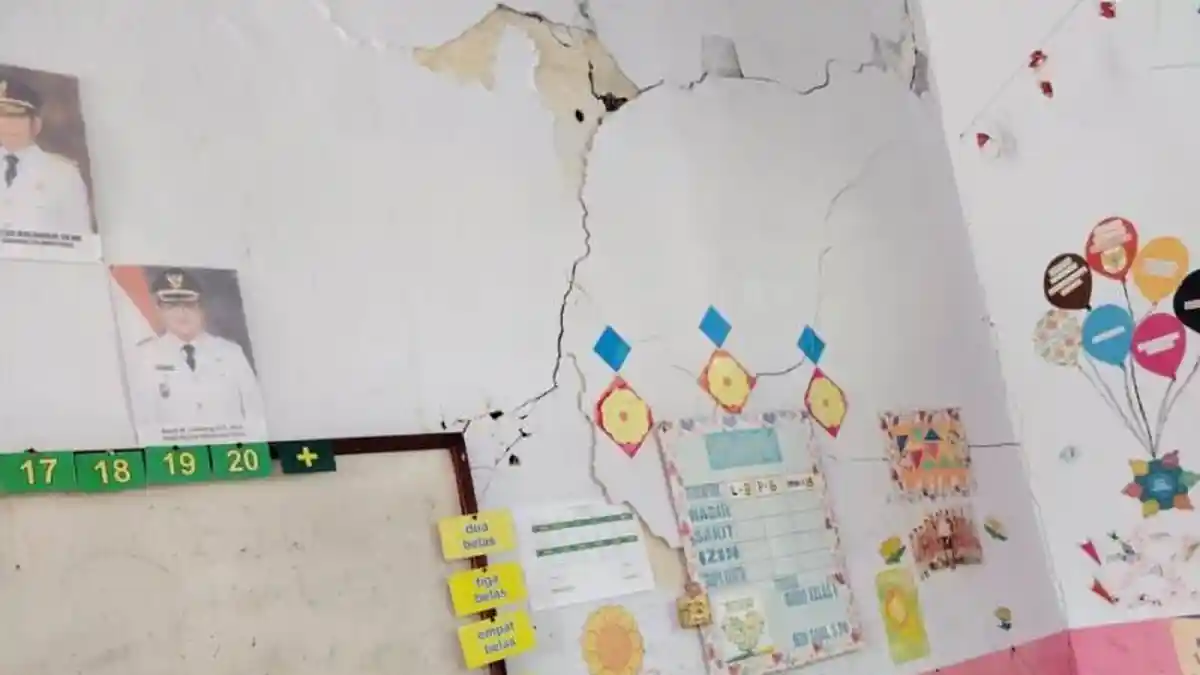 Dampak Gempa Bumi Hari Ini di Minut Sulawesi Utara:  Dinding SD di Likupang Barat Retak