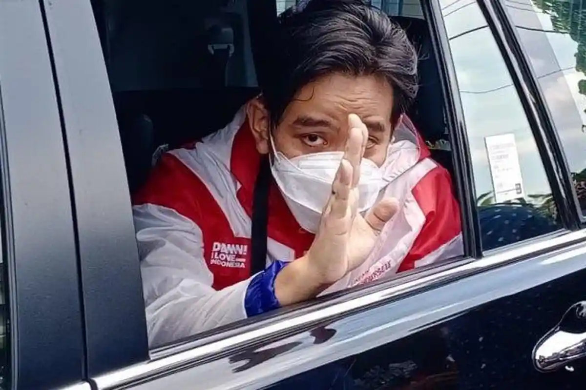 Tak Ada Mobil Dinas Baru untuk Gibran sebagai Wali Kota Solo, Gunakan Sedan Hitam yang Dibeli 2012