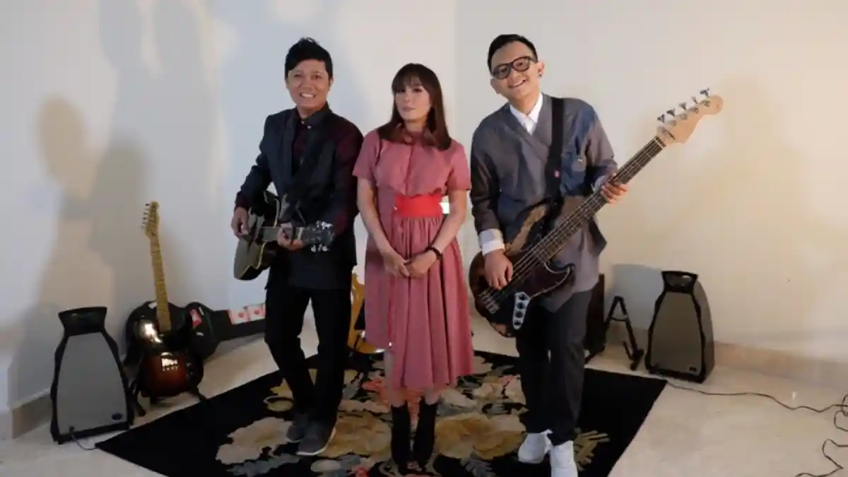 Cassandra Rilis Videoklip dan Buat CD Album