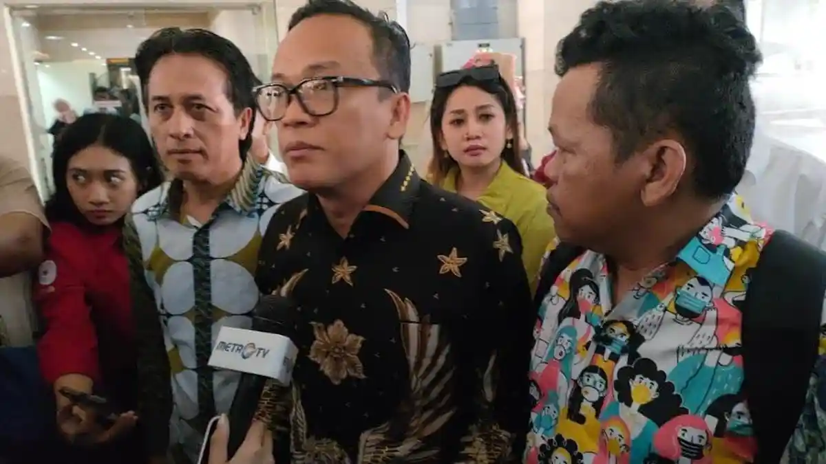 Relawan Duga Hasto Aktor Intelektual di Balik Isu Hoaks Prabowo Tampar dan Cekik Wamen