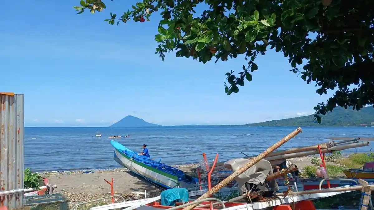 BMKG Peringatkan Gelombang Tinggi hingga 4 Meter di Perairan Sulawesi ...