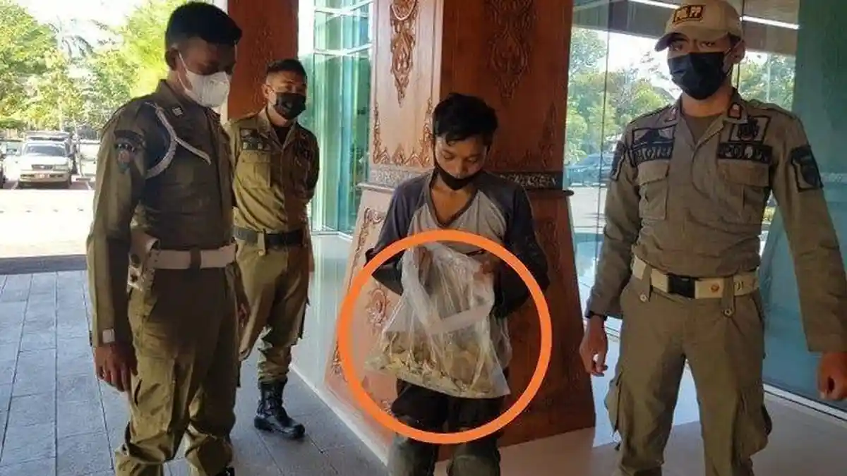 Terbongkar Saat Terjaring Satpol PP, Pengemis Ini Berlagak Cacat, Sehari Kantongi Ratusan Ribu