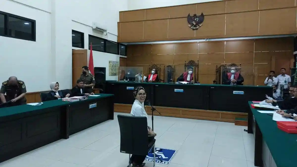 Nikita Mirzani Hadir di Pengadilan Negeri Serang Hari ini, Agenda Pembacaan Eksepsi