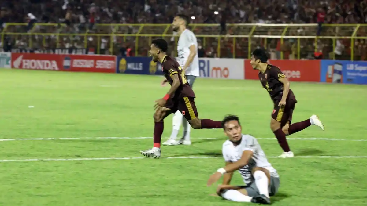 Foto: Selebrasi Gol Yakob Sayuri saat Melawan Bali United - yakob-sayuri-nov5.jpg